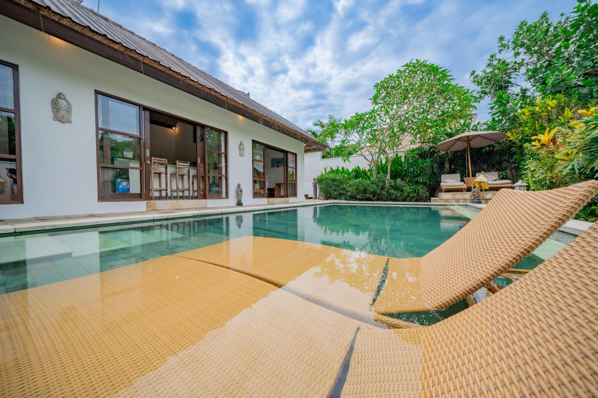 Bali Sunyi Villas Jimbaran  Exterior photo